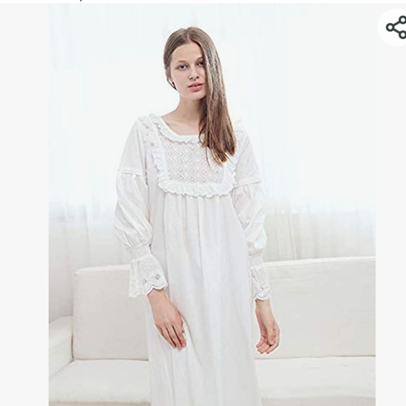 Share beauty vintage looking nightgown - Picture 4 of 14